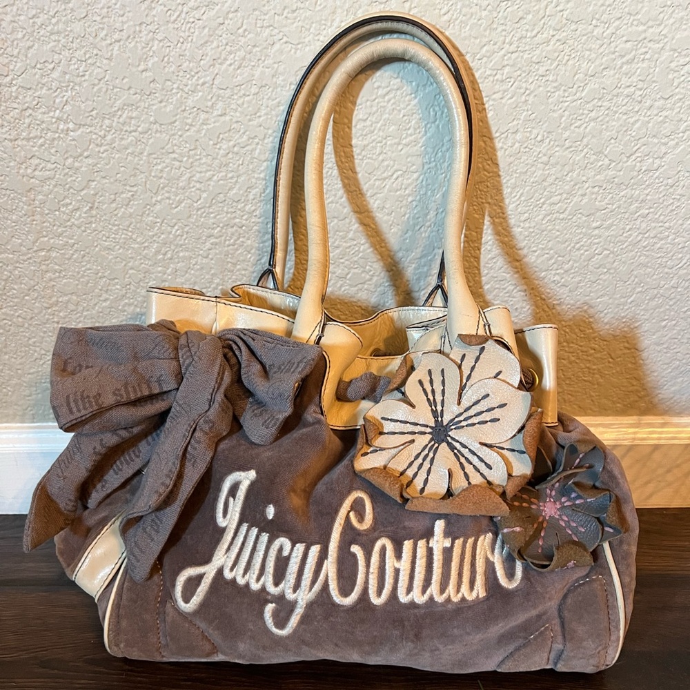 Vintage Y2K Daydreamer Velour Juicy Couture Gray Cream Shoulder Bag